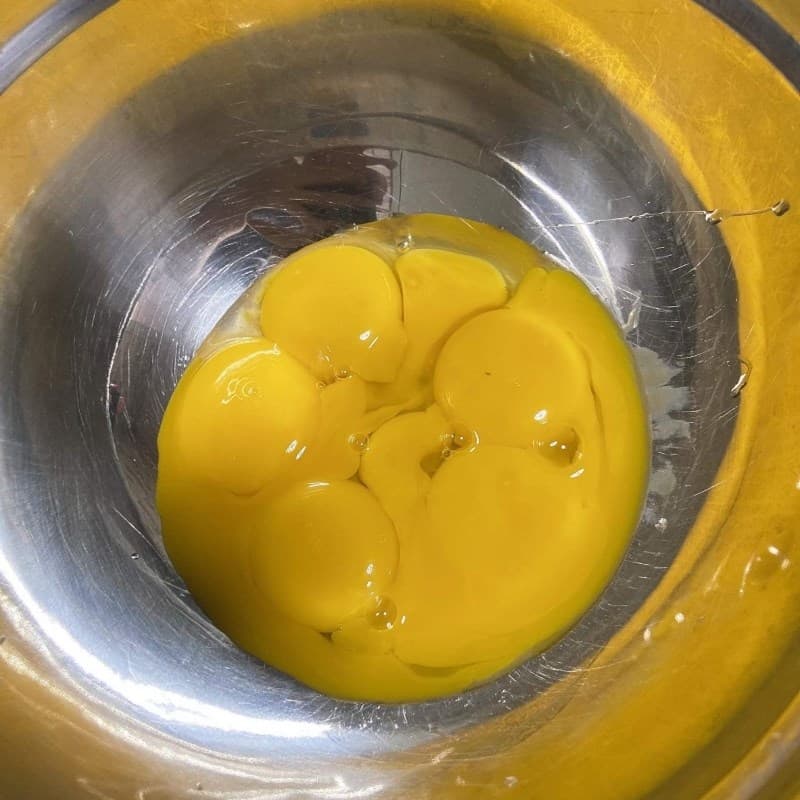 Đánh bông phồng lòng đỏ trứng
