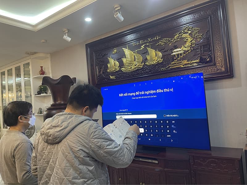 Dịch vụ lắp đặt tivi tại nhà của Mạnh Nguyễn