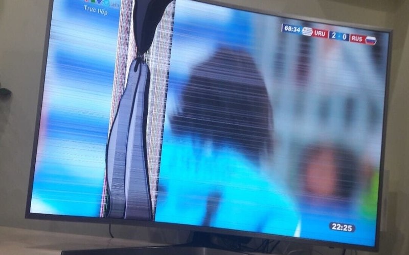 Màn hình bị lỗi, chất lượng hiển thị kém cần được thay mới Màn hình bị lỗi, chất lượng hiển thị kém cần được thay mới