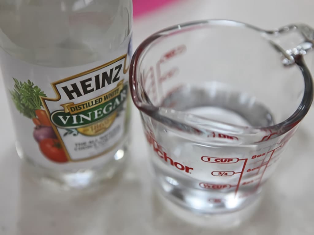 Hướng dẫn cách vệ sinh tivi màn hình phẳng đơn giản, nhanh chóng