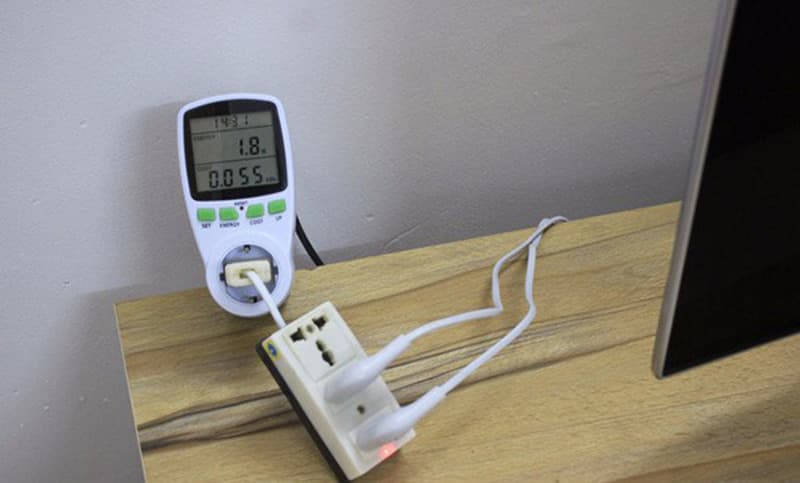 Việc chỉ tắt nguồn tivi, không rút điện có lượng điện tiêu thụ không đáng kể Việc chỉ tắt nguồn tivi, không rút điện có lượng điện tiêu thụ không đáng kể