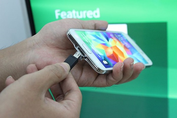 Làm thế nào để kết nối điện thoại với tivi Samsung? Làm thế nào để kết nối điện thoại với tivi Samsung?