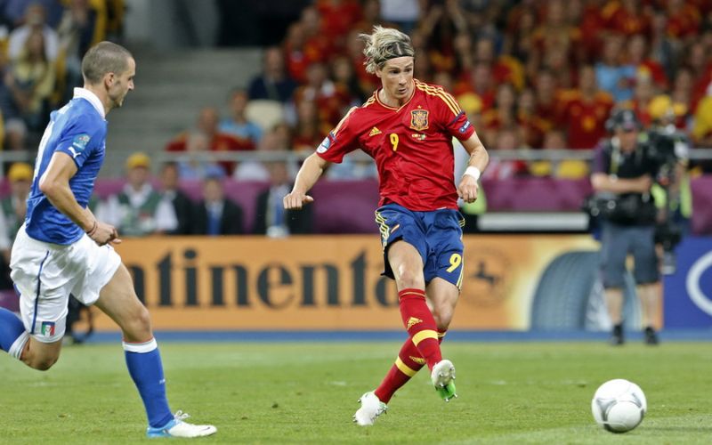 Trận đấu giữa Tây Ban Nha và Ý có tỉ số áp đảo 4-0 Trận đấu giữa Tây Ban Nha và Ý có tỉ số áp đảo 4-0