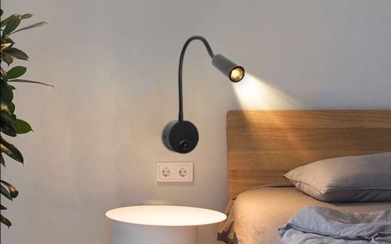Đèn đọc sách - món quà thiết thực giúp thầy cô trong công việc dạy học hàng ngày