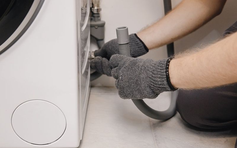 Làm sạch van thoát nước thường xuyên giúp ngăn chặn lỗi E1 trên máy giặt Toshiba Làm sạch van thoát nước thường xuyên giúp ngăn chặn lỗi E1 trên máy giặt Toshiba