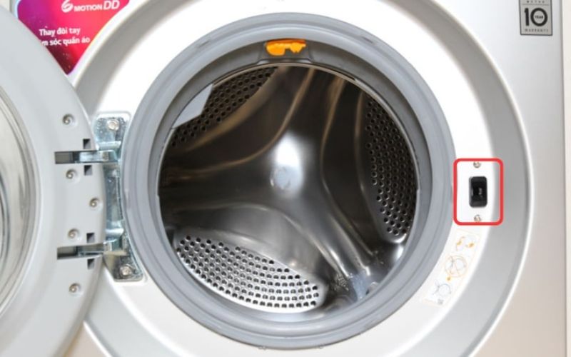 Công tắc cửa gặp sự cố, máy giặt không khởi động và hiển thị mã lỗi E2 Công tắc cửa gặp sự cố, máy giặt không khởi động và hiển thị mã lỗi E2