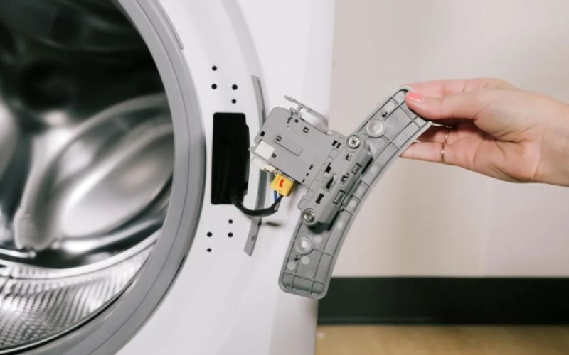 Việc thay thế công tắc cửa bị lỗi là cách hiệu quả để khôi phục chức năng máy giặt Việc thay thế công tắc cửa bị lỗi là cách hiệu quả để khôi phục chức năng máy giặt