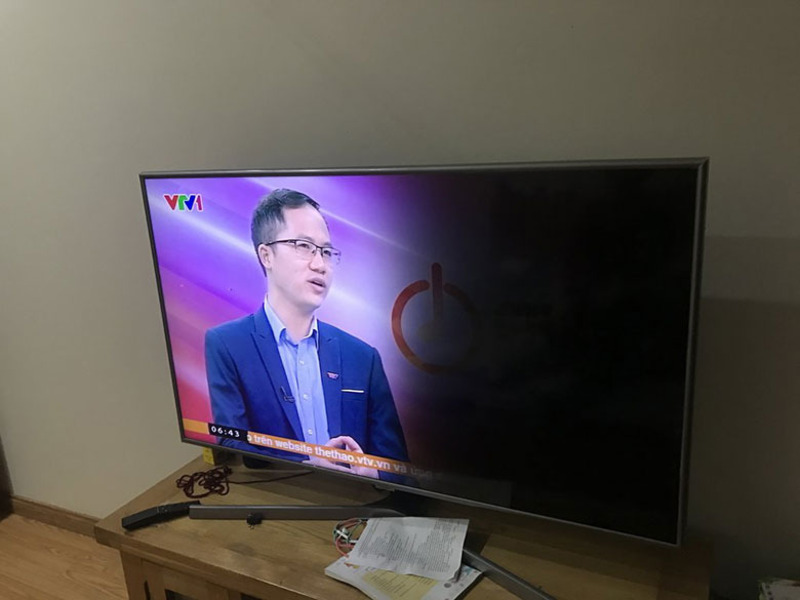 Tivi bị mất hình, có ánh sáng mờ