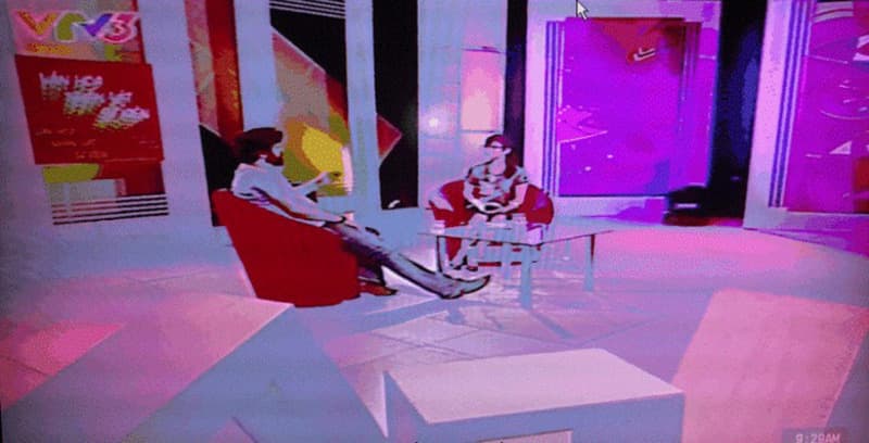 Tivi bị lỗi màu do đèn màn hình chập cháy, hoặc tấm nền LCD bị hỏng Tivi bị lỗi màu