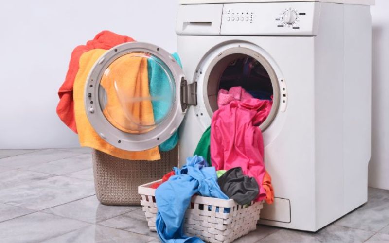 Hạn chế giặt quá tải để bảo vệ máy giặt và đảm bảo hiệu quả làm sạch Hạn chế giặt quá tải để bảo vệ máy giặt và đảm bảo hiệu quả làm sạch