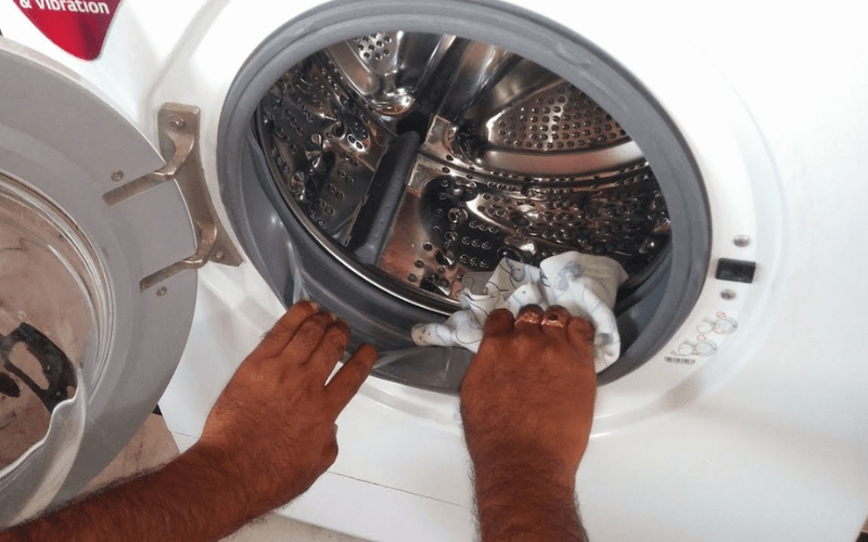 Chú ý thường xuyên vệ sinh máy giặt để máy bền hơn