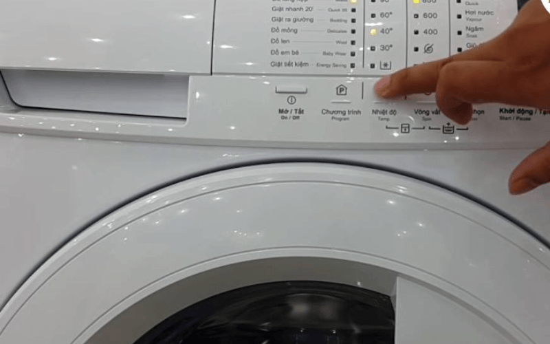 Hãy kiểm tra lại nút điều khiển khi máy không chạy