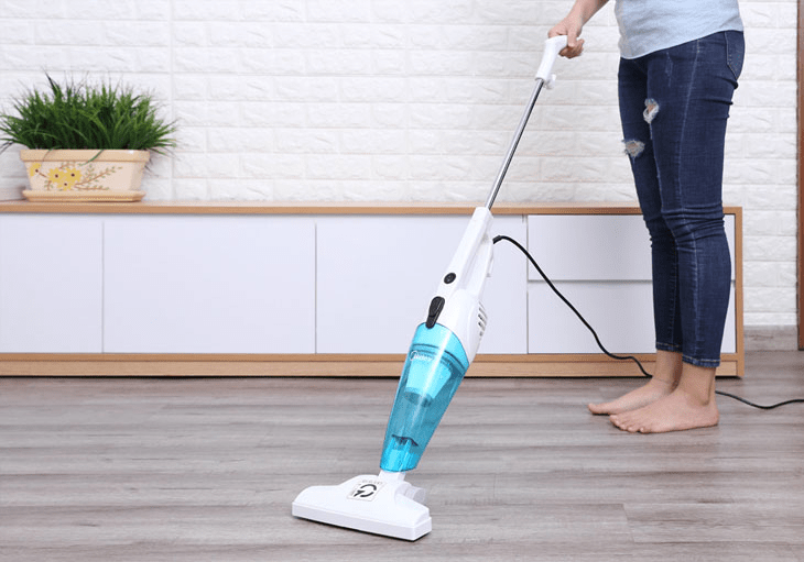 Máy hút bụi có dây giới bị hạn không gian hút bụi