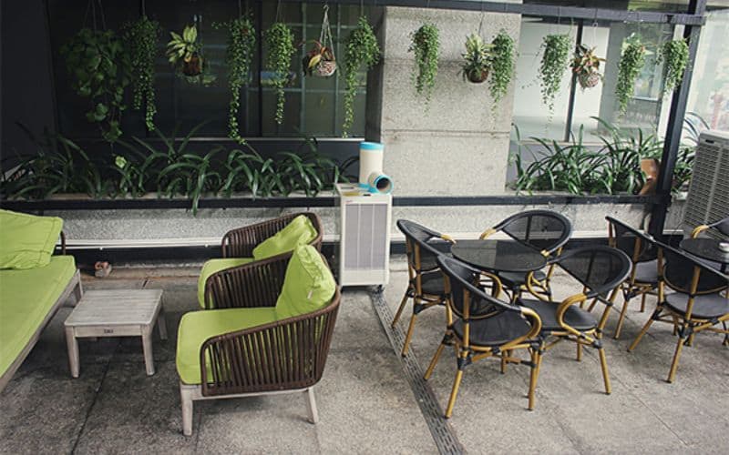  Lắp đặt ngoài trời cũng là một ứng dụng tuyệt vời của máy lạnh không cần cục nóng