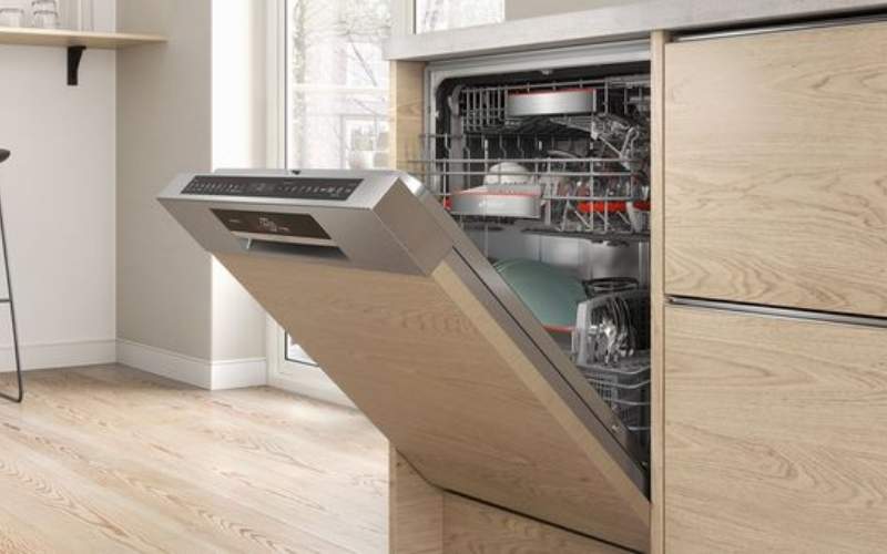 Thiết kế âm tủ giúp máy hài hòa với không gian bếp, tạo vẻ ngoài gọn gàng và sang trọng Thiết kế âm tủ giúp máy hài hòa với không gian bếp, tạo vẻ ngoài gọn gàng và sang trọng