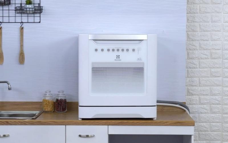 Máy rửa bát với thiết kế nhỏ gọn, tối ưu cho căn bếp diện tích hạn chế