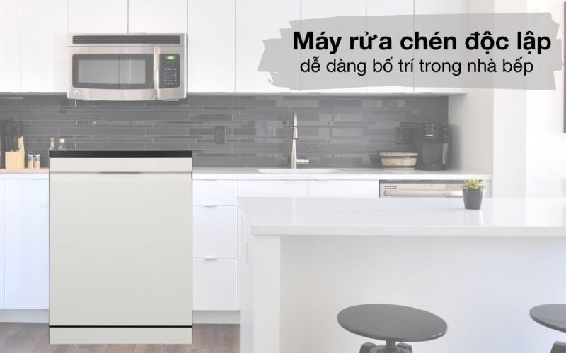 Chiếc máy rửa bát độc lập cao cấp lắp đặt đơn giản, cho không gian bếp sang trọng Chiếc máy rửa bát độc lập cao cấp lắp đặt đơn giản, cho không gian bếp sang trọng