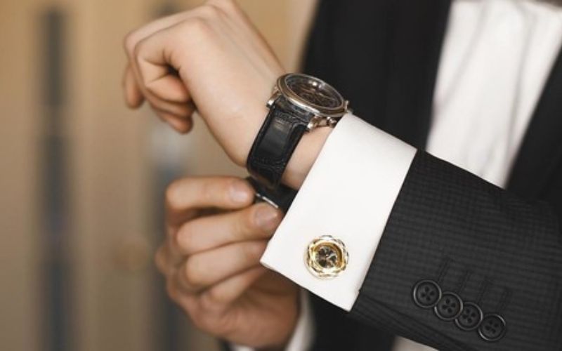 Đồng hồ cao cấp là món quà tinh tế, vừa mang giá trị thời gian vừa tôn vinh phong thái đẳng cấp của doanh nhân Đồng hồ cao cấp là món quà tinh tế, vừa mang giá trị thời gian vừa tôn vinh phong thái đẳng cấp của doanh nhân