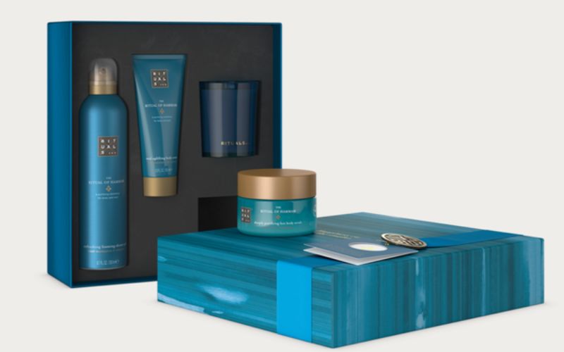 Tặng bộ chăm sóc da thể hiện sự quan tâm tinh tế đến vẻ đẹp và sức khỏe của người nhận Tặng bộ chăm sóc da thể hiện sự quan tâm tinh tế đến vẻ đẹp và sức khỏe của người nhận