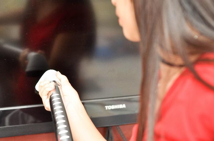 Những sai lầm khi vệ sinh tivi ai cũng mắc phải Những sai lầm khi vệ sinh tivi ai cũng mắc phải