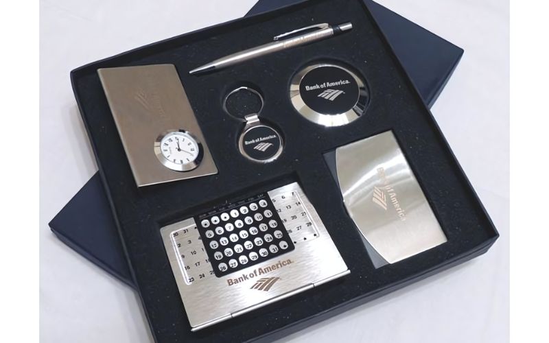 Món quà từ thương hiệu cao cấp, thể hiện sự tôn trọng và đẳng cấp dành cho doanh nhân Món quà từ thương hiệu cao cấp, thể hiện sự tôn trọng và đẳng cấp dành cho doanh nhân