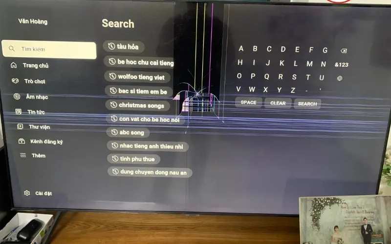 Đường nứt trên màn hình là dấu hiệu cần thay mới để khôi phục chất lượng Đường nứt trên màn hình là dấu hiệu cần thay mới để khôi phục chất lượng