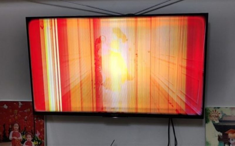 Màn hình tivi xuất hiện sọc làm giảm chất lượng hình ảnh Màn hình tivi xuất hiện sọc làm giảm chất lượng hình ảnh