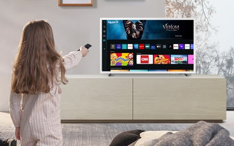 Tích hợp hệ điều hành và ứng dụng phổ biến giúp tivi đáp ứng tốt nhu cầu giải trí