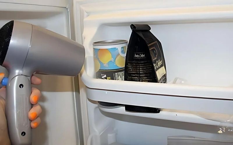 Bước 3: Sấy khô tủ lạnh ngay lập tức Bước 3: Sấy khô tủ lạnh ngay lập tức