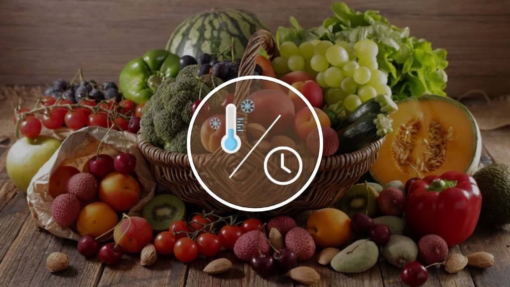  Ngăn TasteLock cung cấp độ ẩm thích hợp cho rau củ luôn tươi xanh 