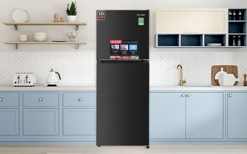 Tủ lạnh Sharp SJ-X215V-DG 197 lít nhỏ gọn, phù hợp cho không gian bếp nhỏ và gia đình ít thành viên