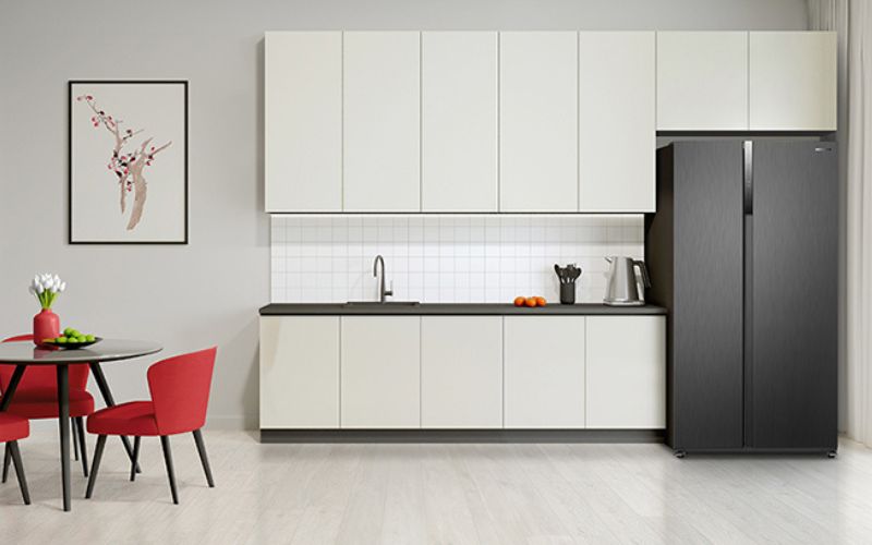 Tủ lạnh Side by Side nhà Hitachi hiện đại, dung tích lớn điểm nhấn cho không gian  Tủ lạnh Side by Side nhà Hitachi hiện đại, dung tích lớn điểm nhấn cho không gian