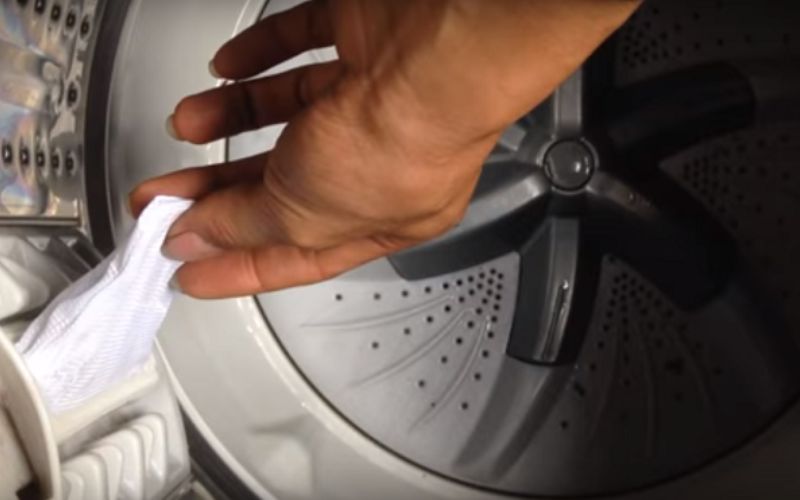 Gắn túi lọc cẩn thận, đúng vị trí đảm bảo máy hoạt động hiệu quả Gắn túi lọc cẩn thận, đúng vị trí đảm bảo máy hoạt động hiệu quả