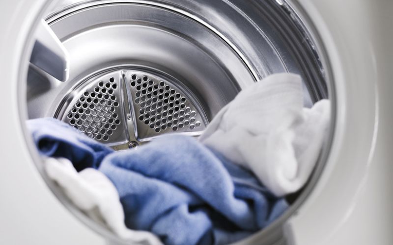  Vệ sinh bộ phận cảm ứng để tránh ảnh hưởng đến hiệu quả sấy