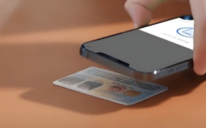 Hãy kiểm tra vị trí đặt thẻ CCCD so với thiết bị quét Hãy kiểm tra vị trí đặt thẻ CCCD so với thiết bị quét