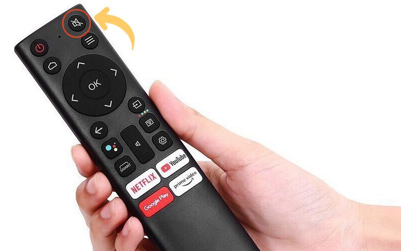 Nhấn nút Mute trên điều khiển để khôi phục âm thanh tivi