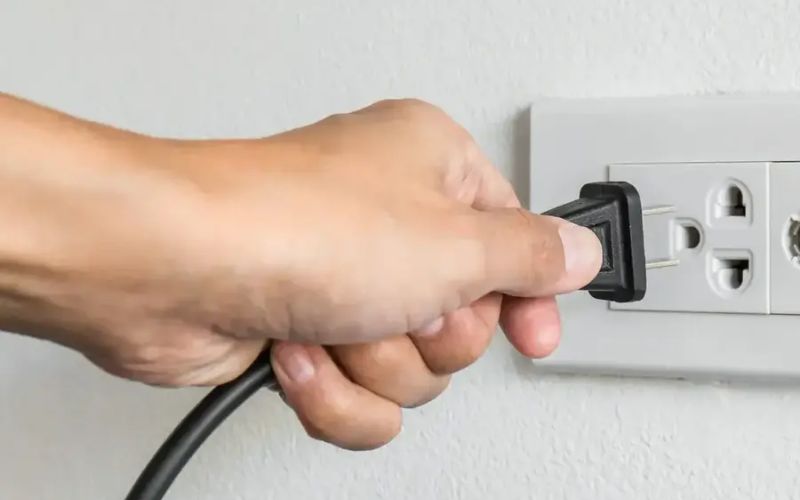Ổn định nguồn điện có thể giúp khắc phục sự cố mất tiếng trên tivi
