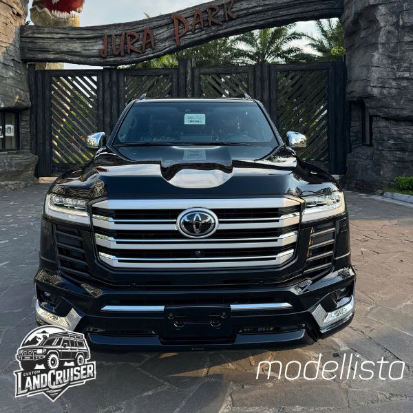 Độ LC300 màu đen phiên bản Modellista