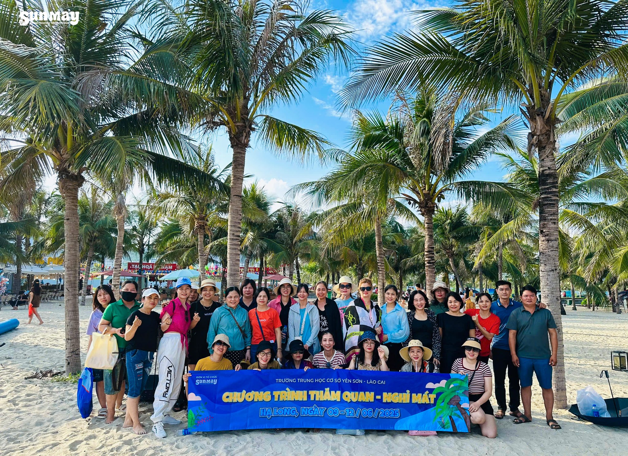 Du hí Hạ Long cùng các thầy cô