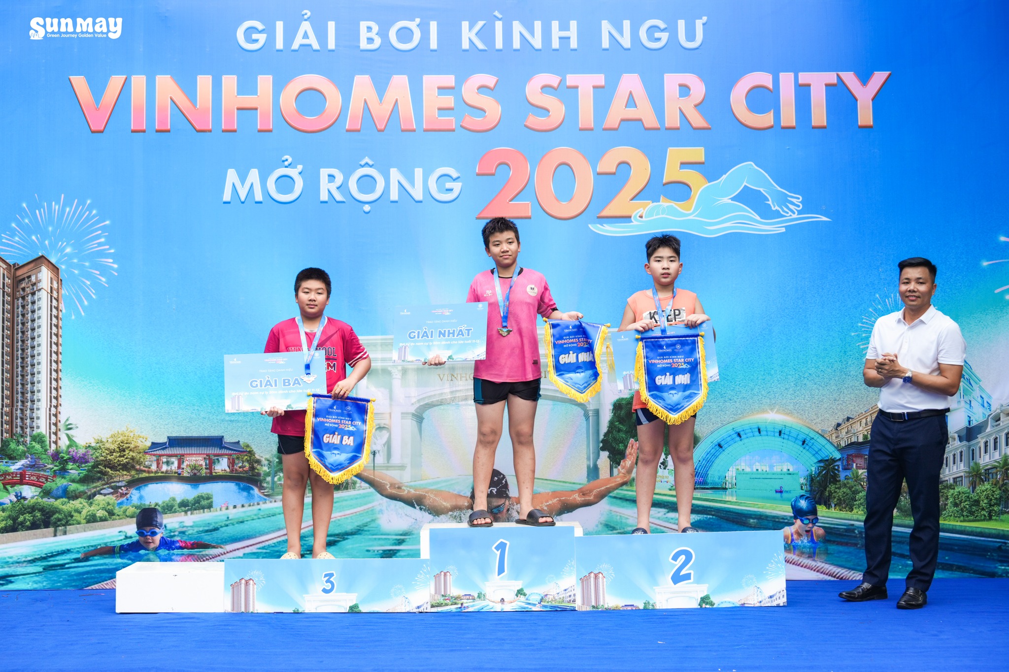 Giải Bơi Vinhomes Star City: Bùng nổ cảm xúc
