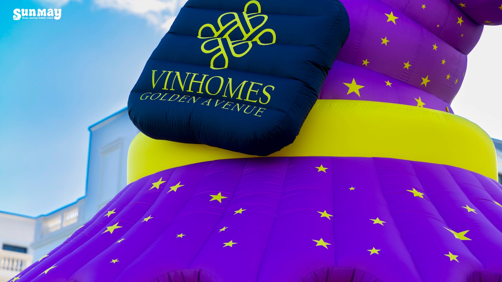 Sunmay biến hóa Vinhomes Golden Avenue thành một thế giới Halloween huyền bí và đầy sắc màu!