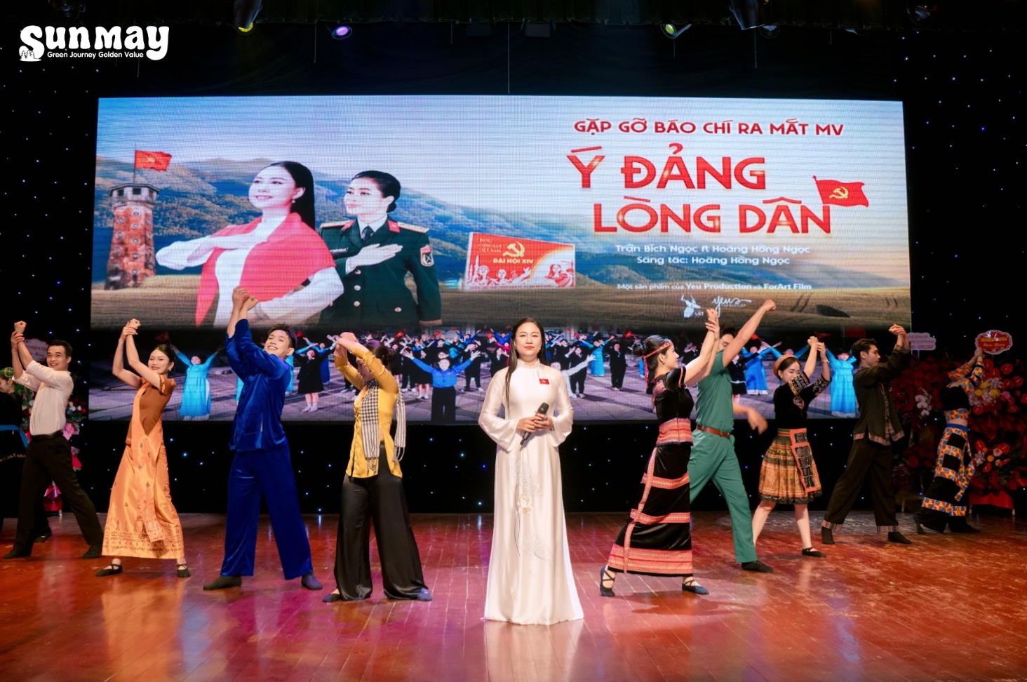 Ý ĐẢNG - LÒNG DÂN