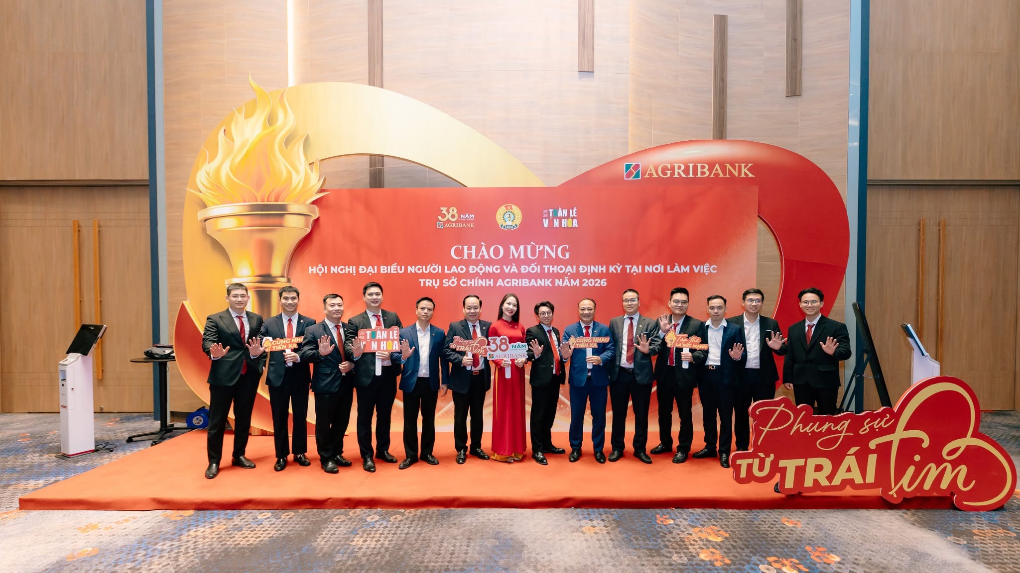 GALA PHỤNG SỰ TỪ TRÁI TIM