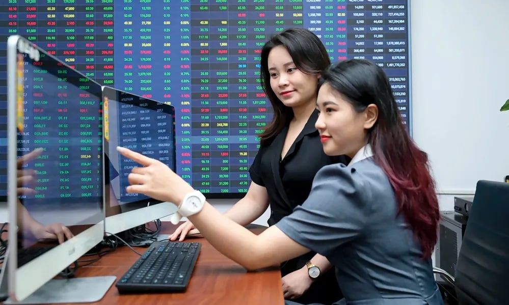 Rút ngắn thời gian đưa cổ phiếu lên sàn sau IPO còn 30 ngày