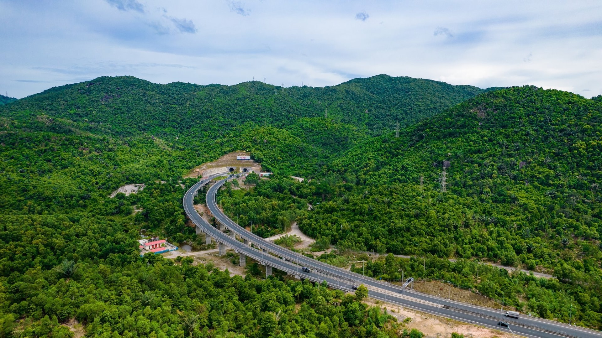 Đèo Cả nghiên cứu đề xuất loạt dự án đường bộ cao tốc, đường sắt tổng mức đầu tư 25,5 tỷ USD tại Việt Nam, nhiều 
