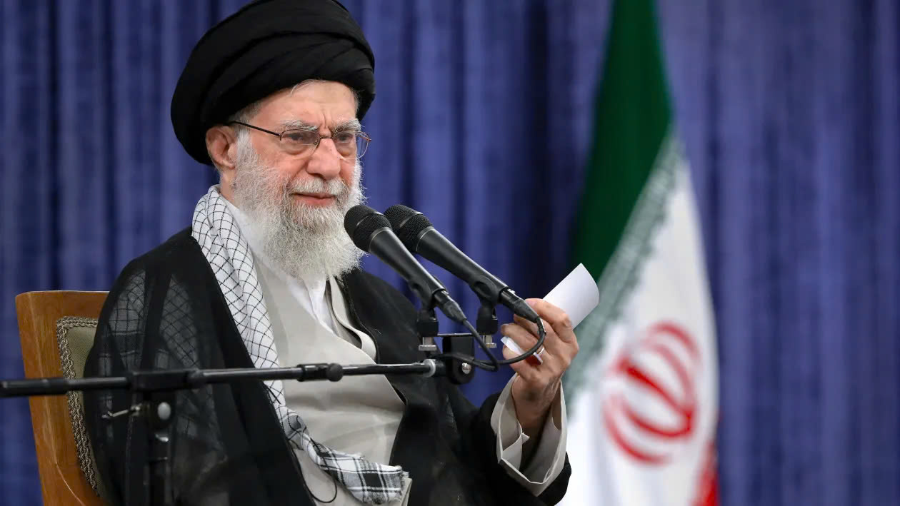 Giá dầu thô tăng vọt hơn 7% sau cuộc không kích của Israel vào Iran: Thị trường lo ngại nguy cơ gián đoạn nguồn cung năng lượng