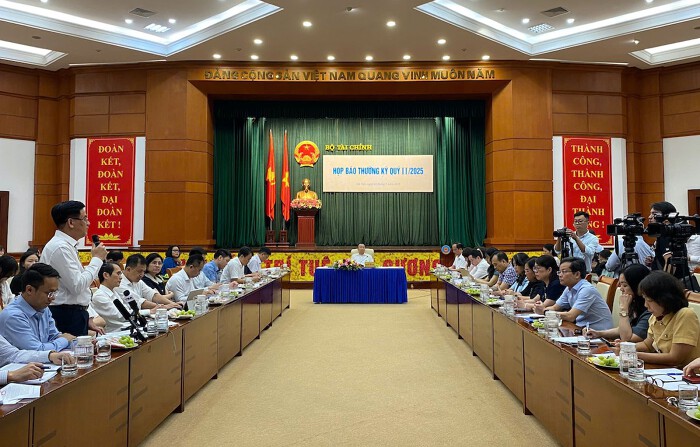 UBCKNN: Qua kết quả làm việc với các tổ chức, chúng tôi tin tưởng sẽ nâng hạng được TTCK vào tháng 9