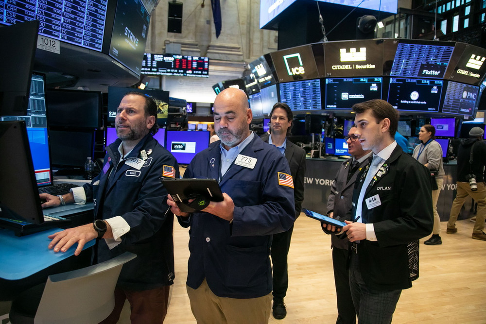 Phiên 27/8: Khối ngoại bán ròng đột biến hơn 4.000 tỷ đồng, xả mạnh loạt cổ phiếu 