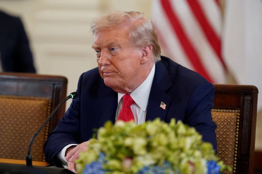 Tổng thống Trump dọa áp thuế quan 200% lên Trung Quốc