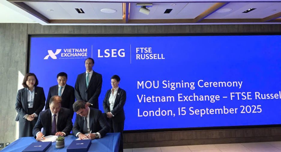 Nóng: Bộ trưởng Bộ Tài chính Nguyễn Văn Thắng làm việc với lãnh đạo Sở GDCK London và FTSE Russell